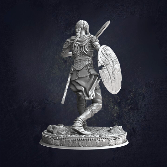 Female Human Paladin Freya - The Print Tavern D&D RPG Miniature