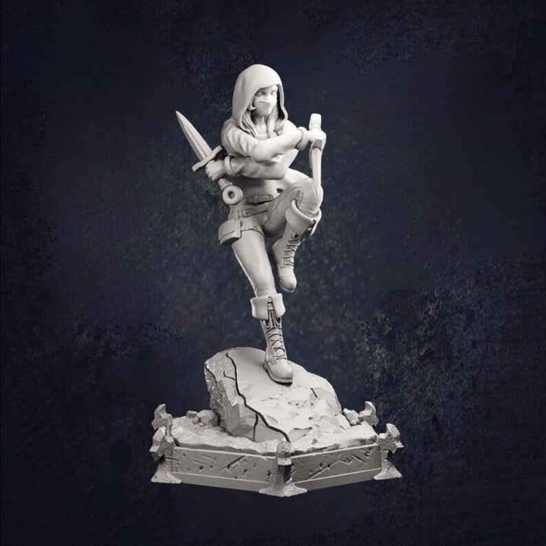 Young Female Rogue Stealth Pose